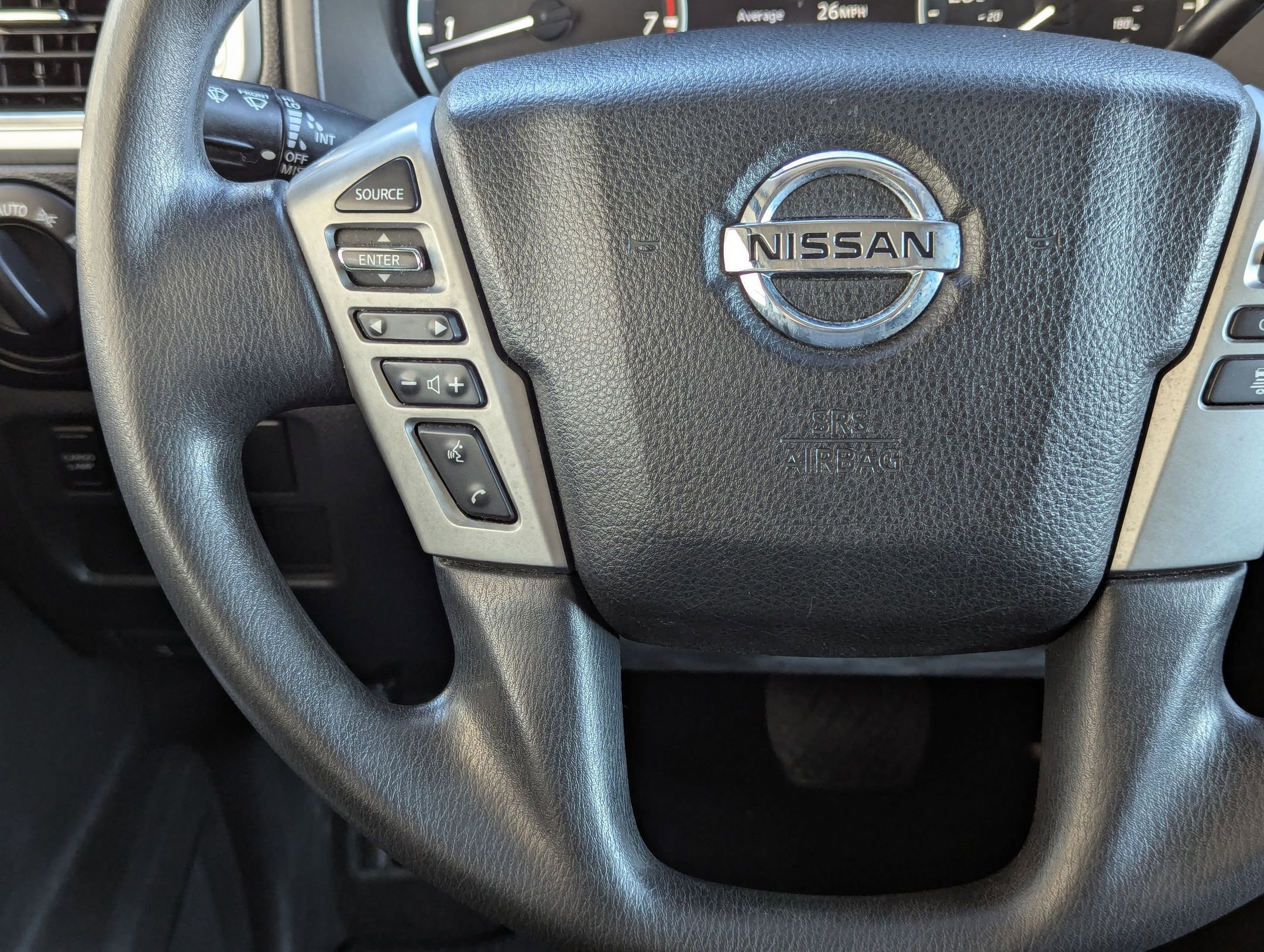 Used 2020 Nissan Titan SV image 20
