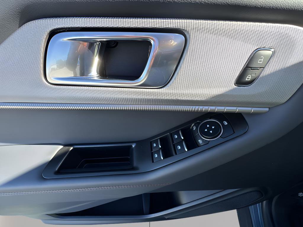New 2026 Ford Explorer Active w/ Active Comfort Package image 15