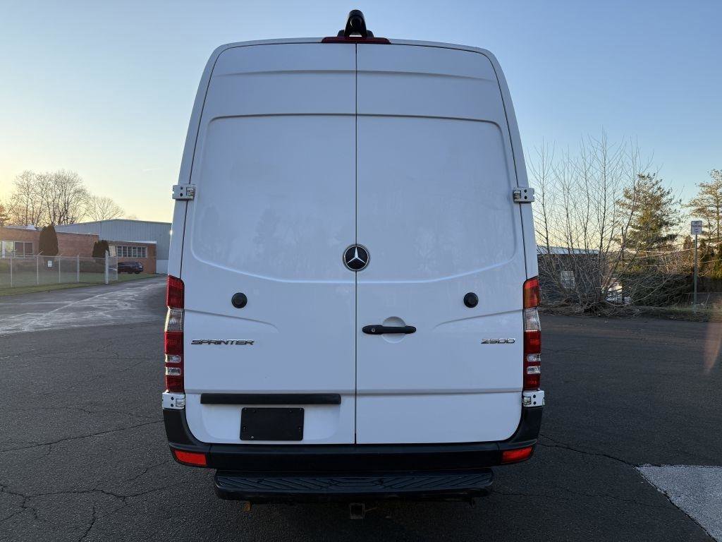 Used 2018 Mercedes-Benz Sprinter 2500 image 10