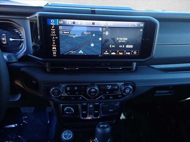 Used 2025 Jeep Wrangler Sahara image 16