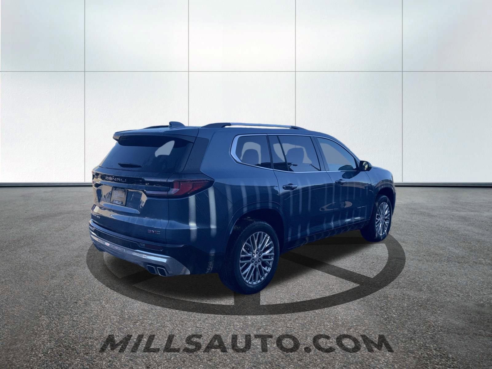 Used 2025 GMC Acadia Denali w/ LPO, All-Weather Package image 5