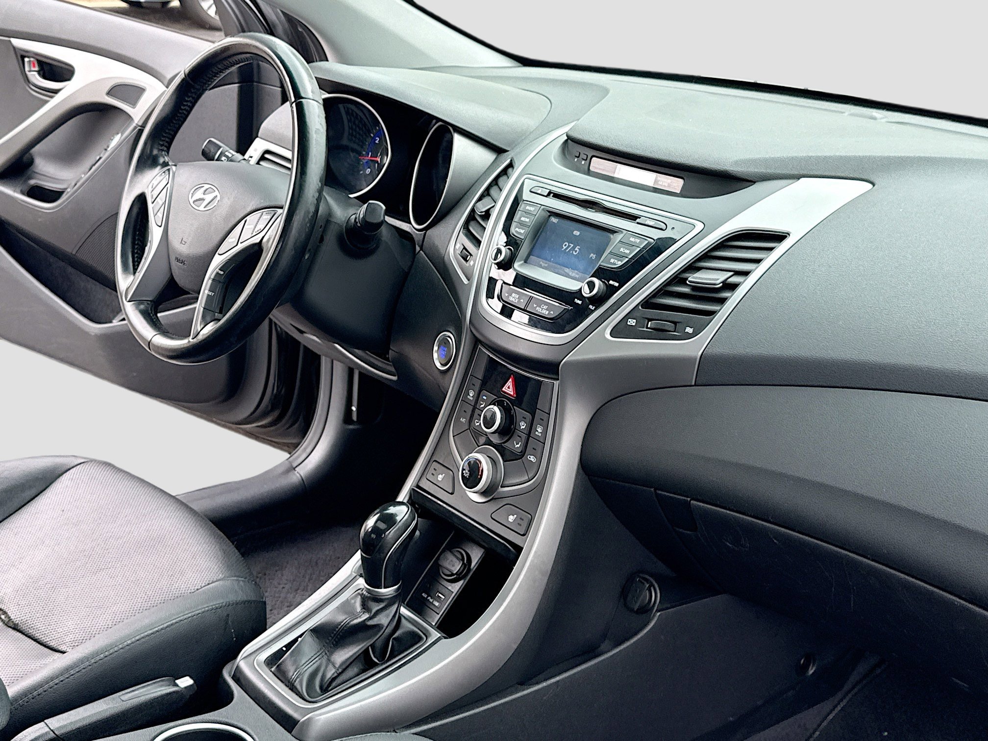 Used 2015 Hyundai Elantra Sport FWD image 5