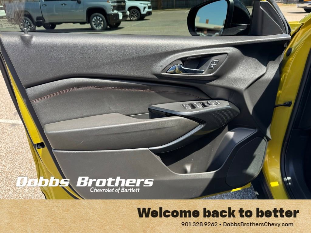 Used 2024 Chevrolet Trax RS w/ Sunroof Package image 13