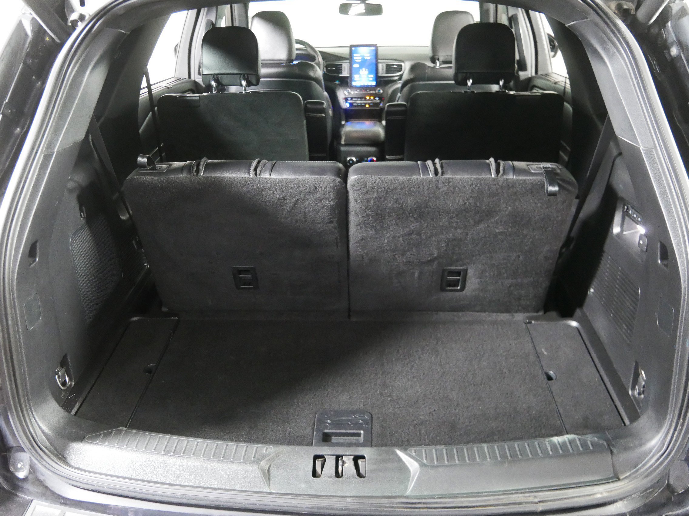 Used 2020 Ford Explorer ST w/ Premium Technology Package image 18