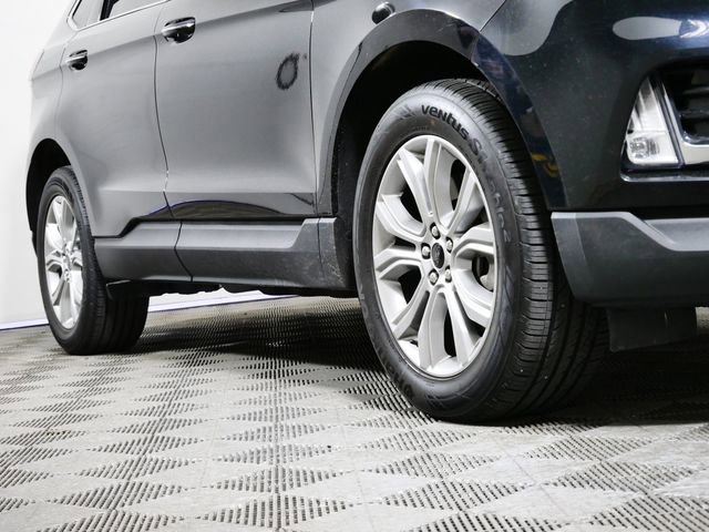 Certified 2024 Ford Edge Titanium AWD/4WD image 2