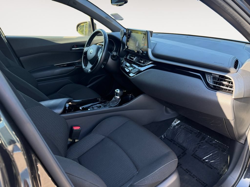 Used 2019 Toyota C-HR XLE FWD image 27
