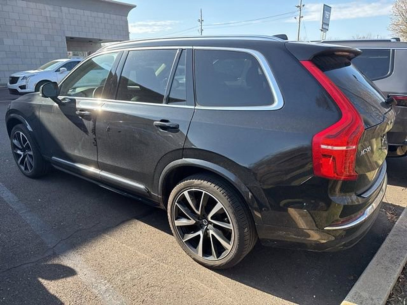 Used 2023 Volvo XC90 B6 Plus w/ Protection Package Premier image 3