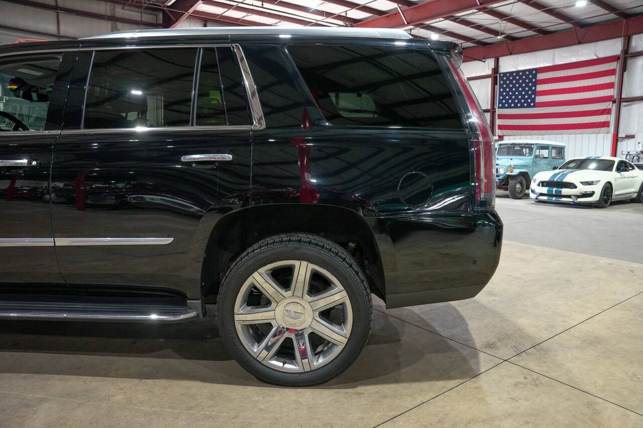 Used 2017 Cadillac Escalade Luxury AWD/4WD image 5