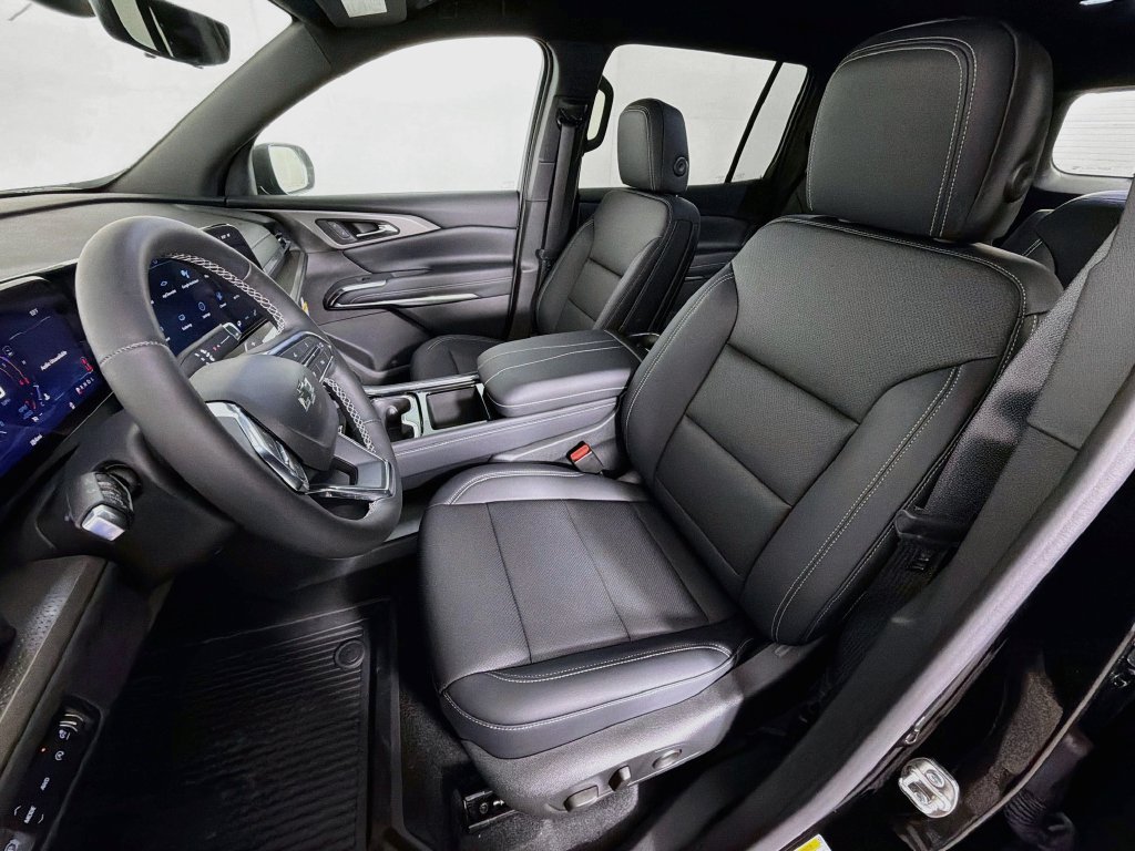 New 2026 Chevrolet Traverse LT w/ Midnight/Sport Edition AWD/4WD image 21
