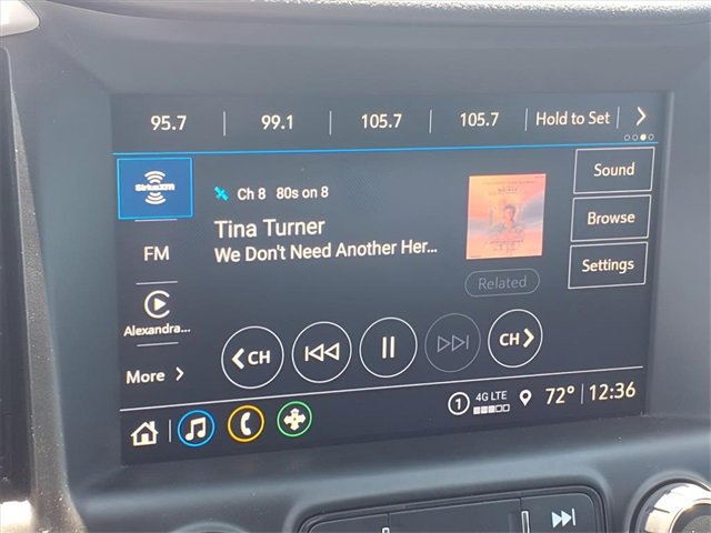 Used 2024 GMC Terrain SLT image 8