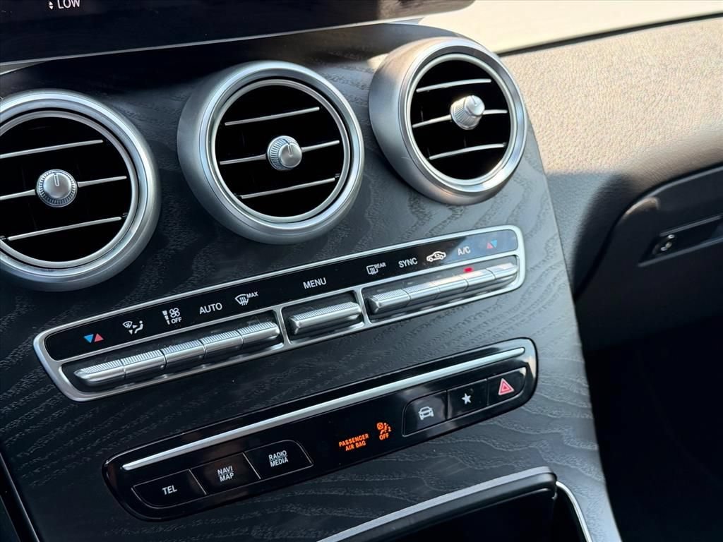 Used 2022 Mercedes-Benz GLC 300 image 17