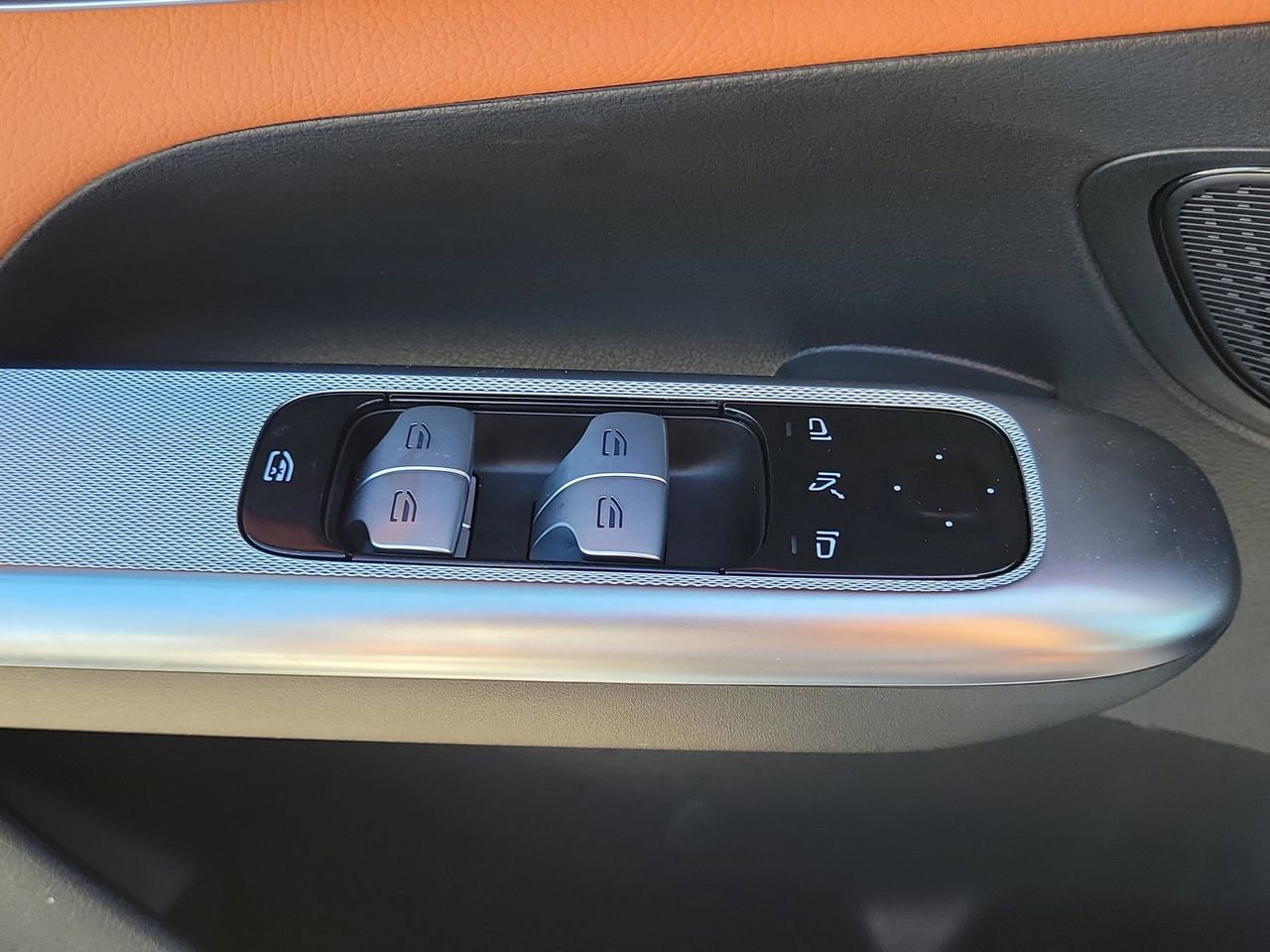 Certified 2026 Mercedes-Benz GLC 300 image 24