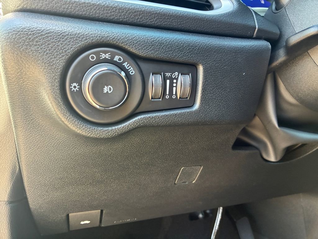 New 2026 Chrysler Pacifica Limited FWD image 25