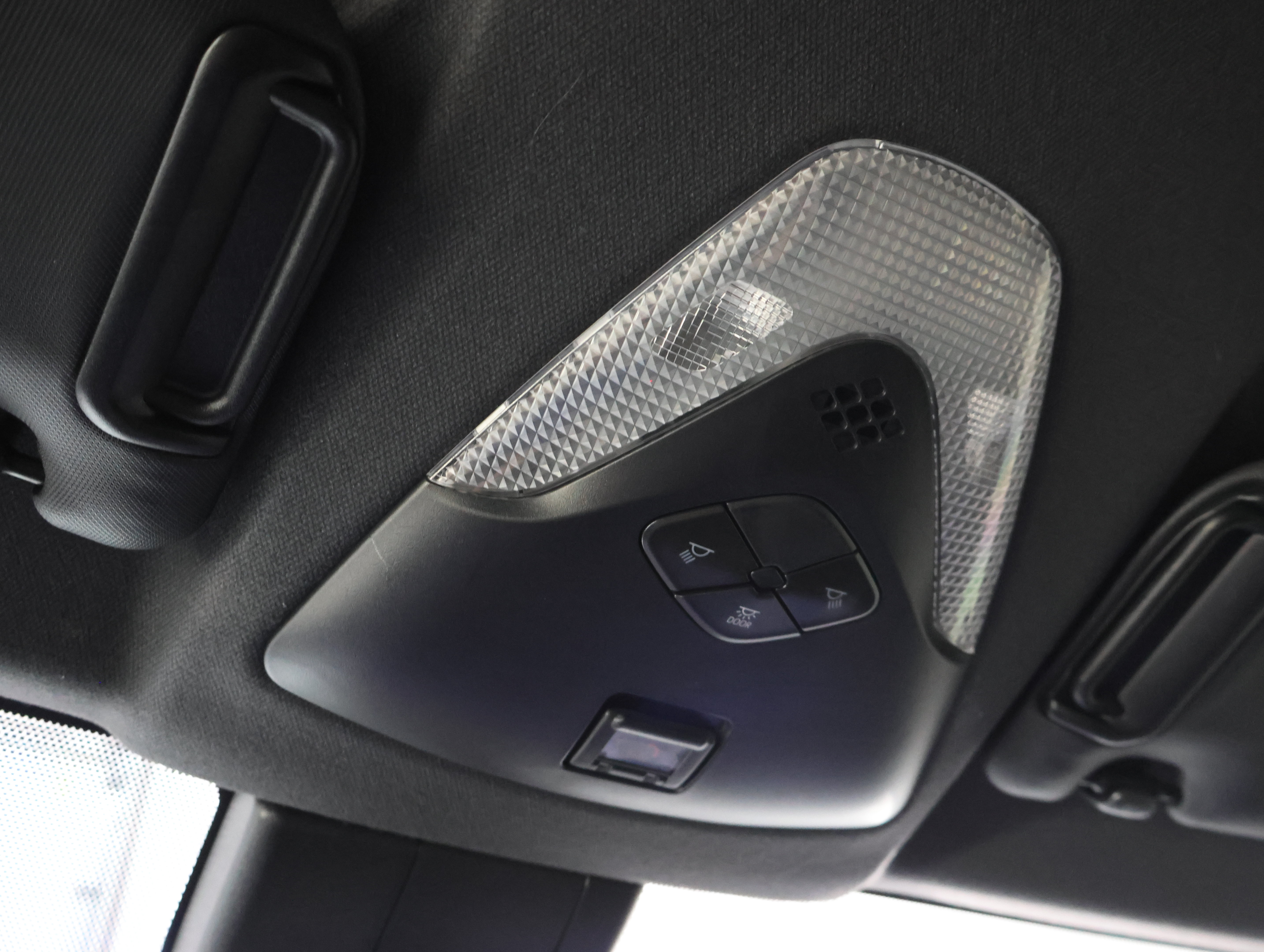 Used 2020 Toyota C-HR XLE FWD image 49