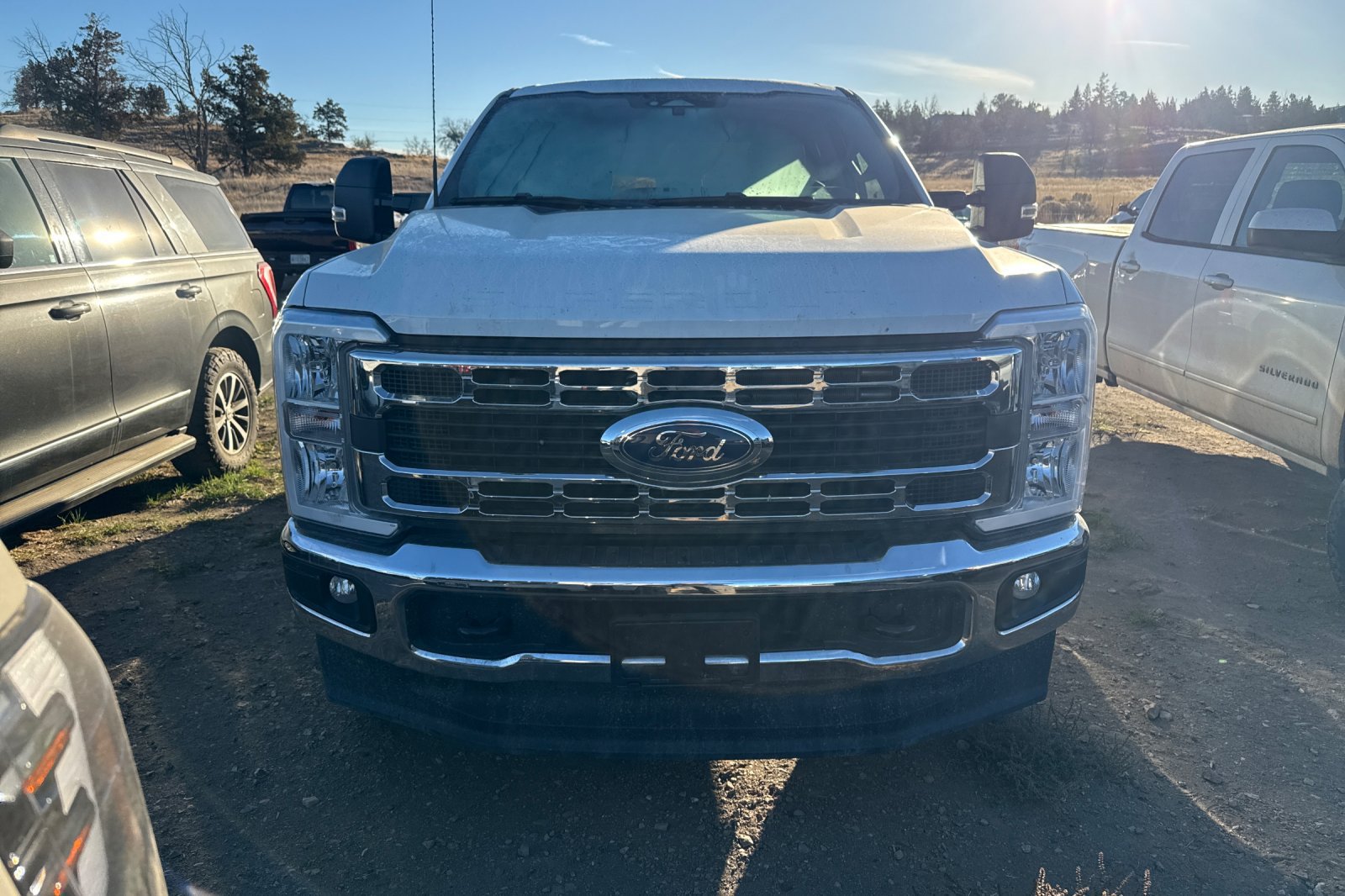 Used 2025 Ford F350 XLT w/ FX4 Off-Road Package AWD/4WD image 2