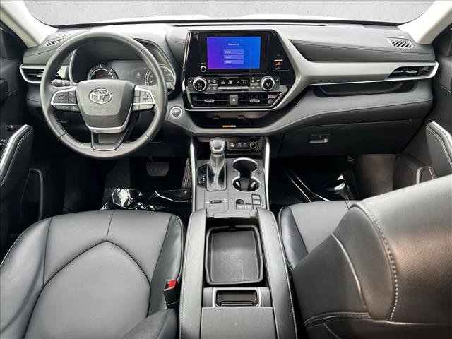 Certified 2025 Toyota Highlander XLE image 19