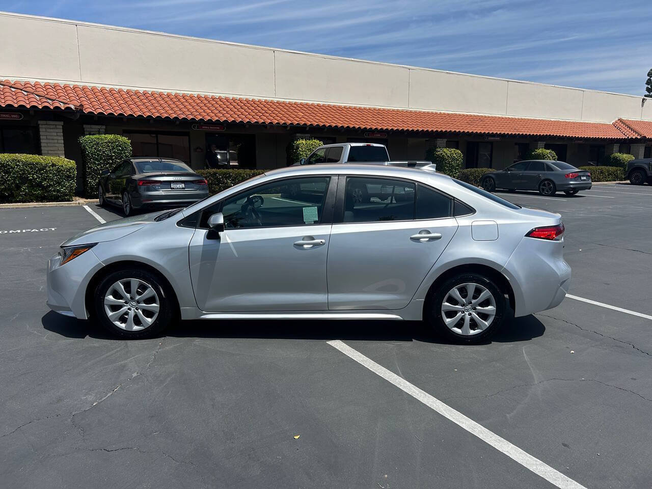 Used 2026 Toyota Corolla LE FWD image 2