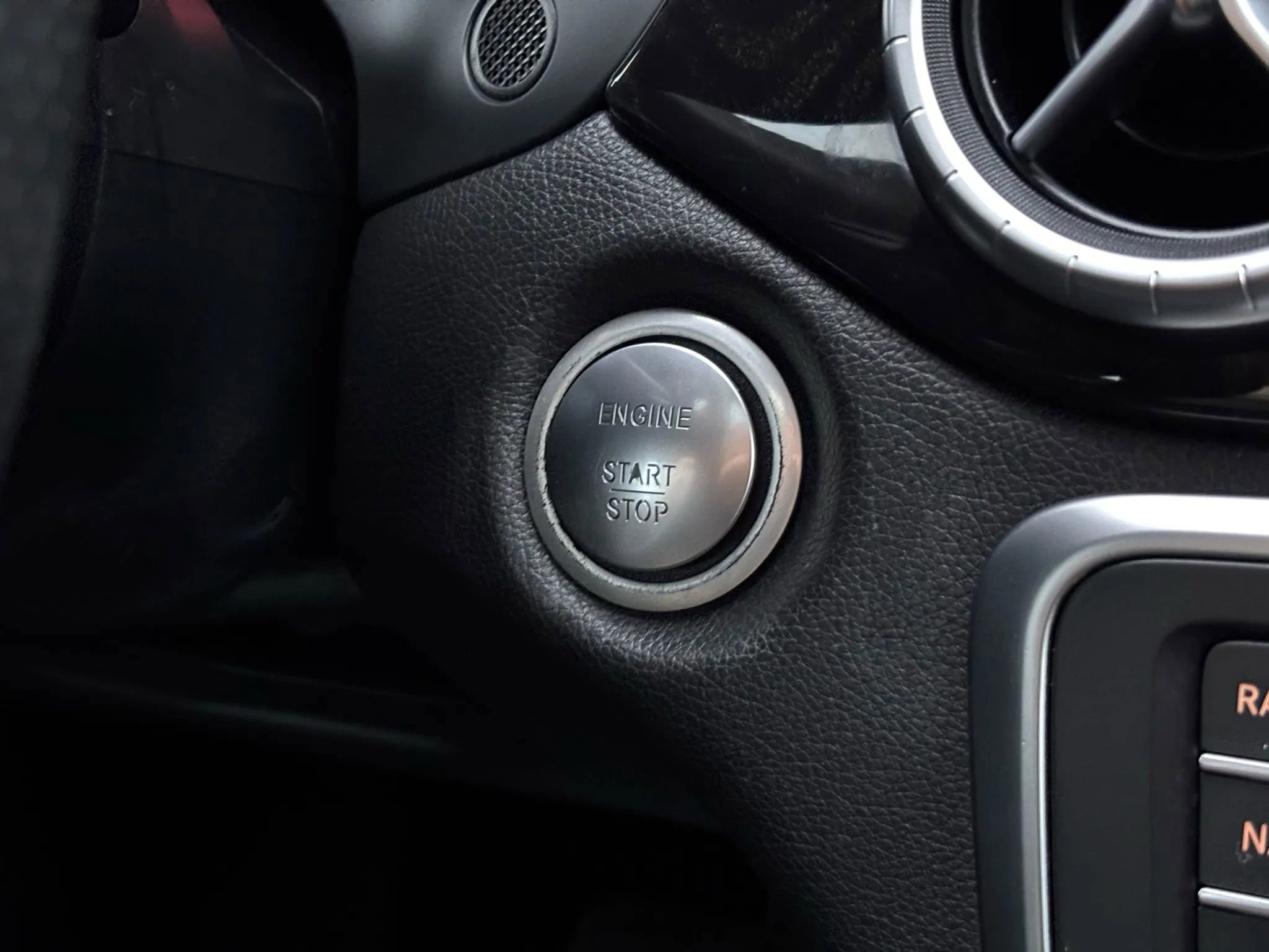 Used 2015 Mercedes-Benz CLA 250 image 37