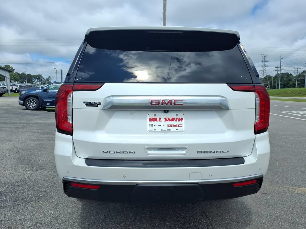 Used 2022 GMC Yukon XL Denali RWD image 6