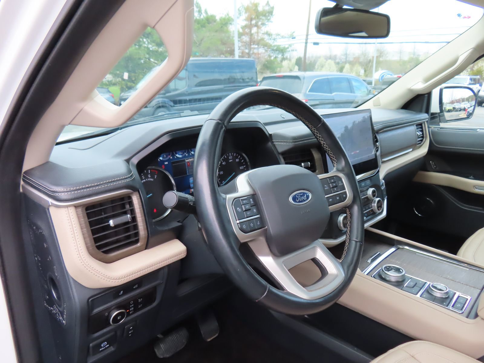 Used 2023 Ford Expedition Max Limited image 15