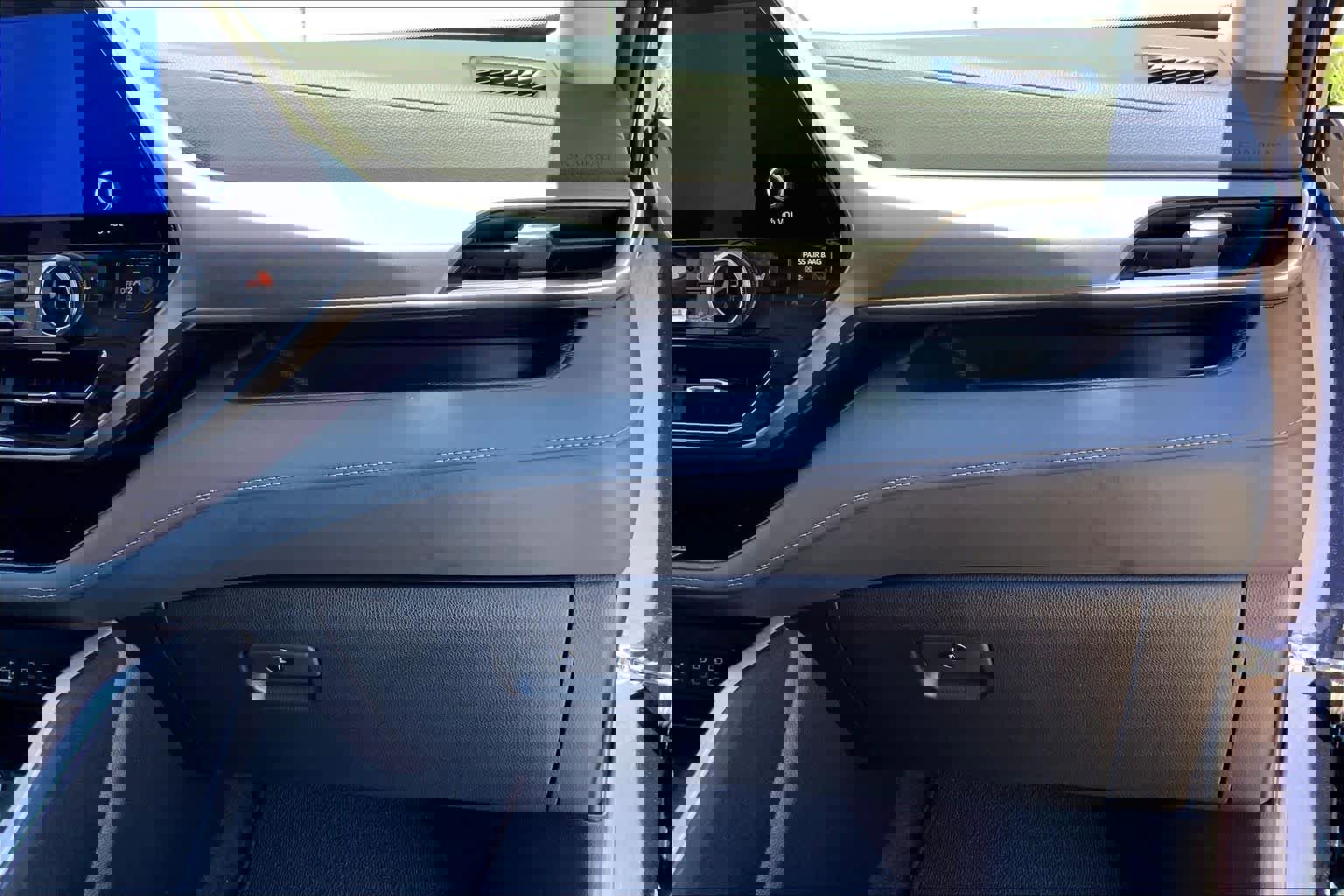 Used 2023 Toyota Highlander XLE image 18