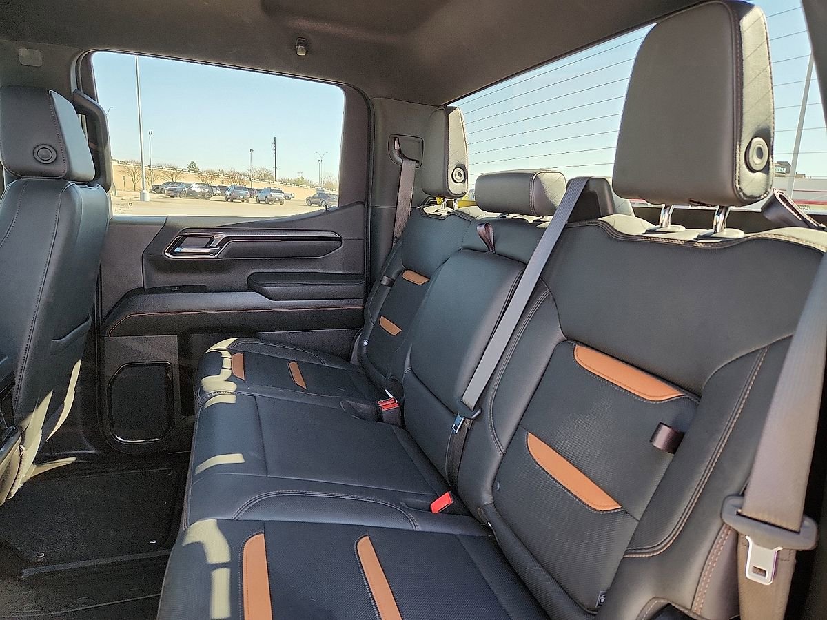 Used 2025 GMC Sierra 1500 AT4 image 5