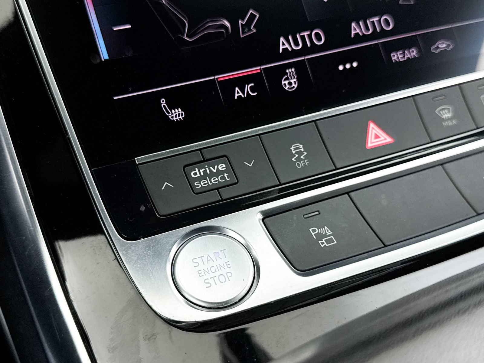 Used 2019 Audi Q8 Premium AWD/4WD image 9