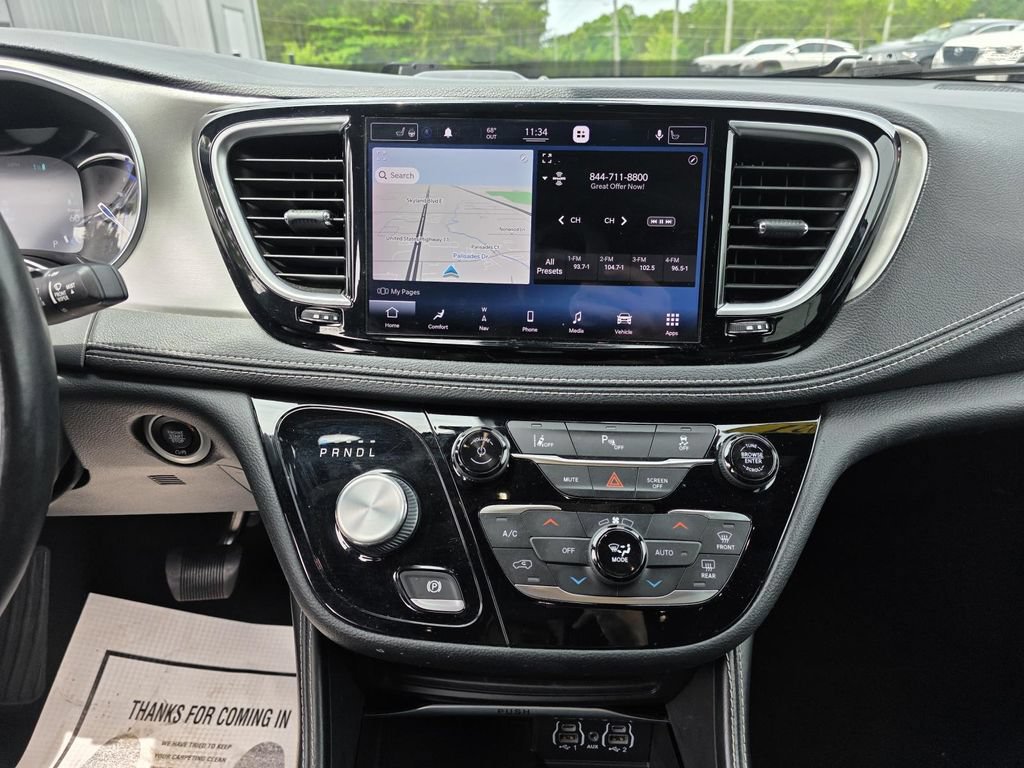 Used 2021 Chrysler Pacifica Limited w/ S Appearance Package FWD image 26