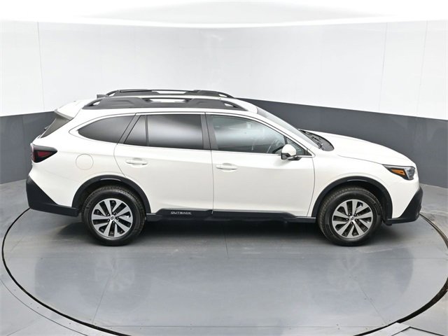 Used 2022 Subaru Outback Premium image 39