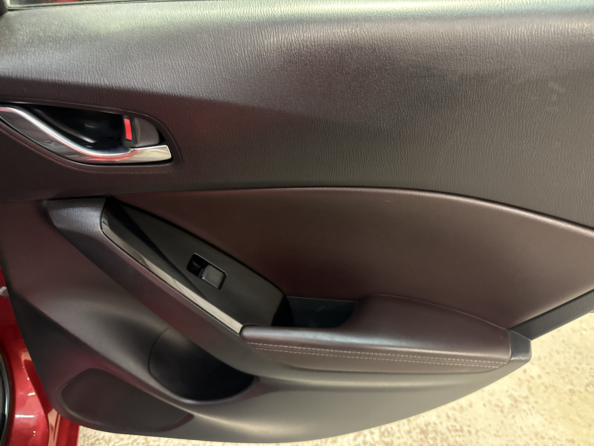 Used 2018 MAZDA MAZDA3 Touring FWD image 19