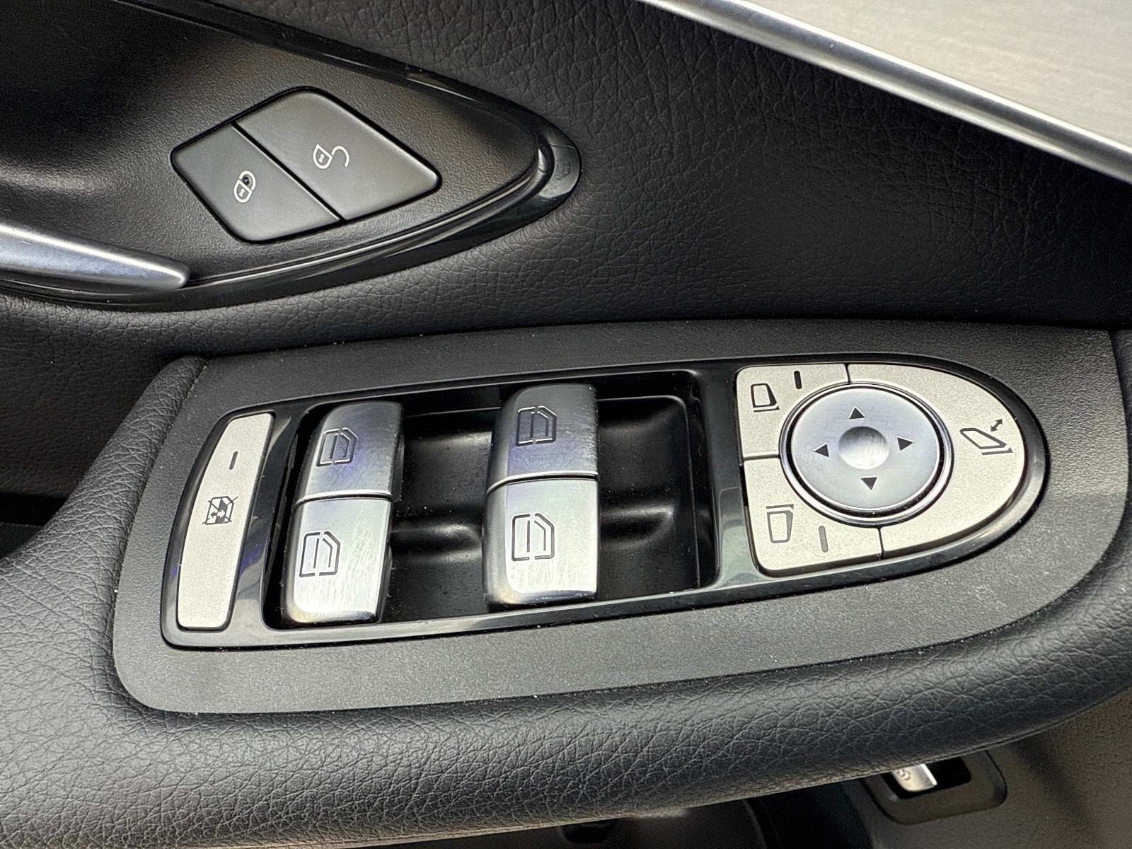 Used 2022 Mercedes-Benz GLC 300 image 18