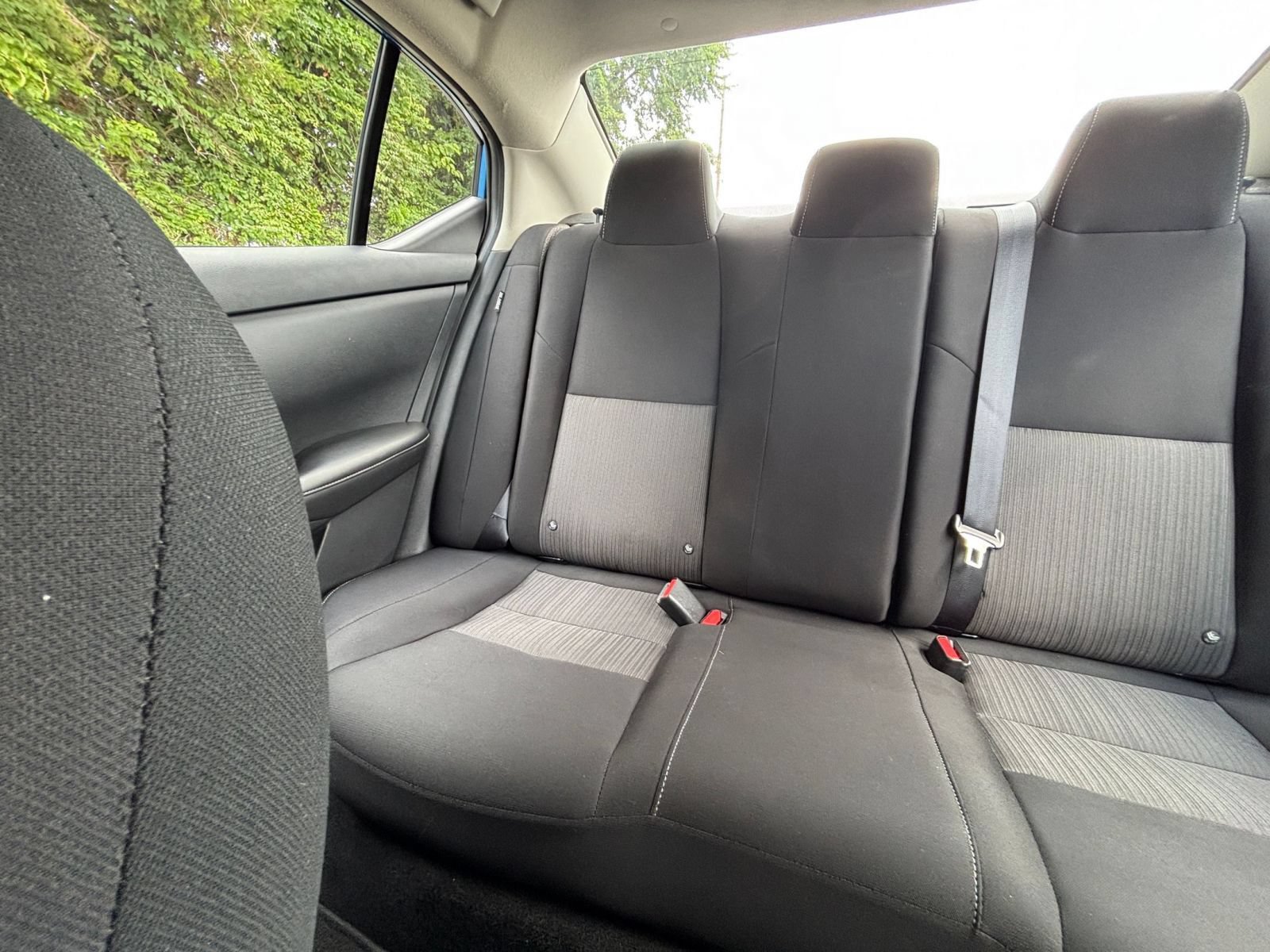 Used 2025 Nissan Sentra SV FWD image 32