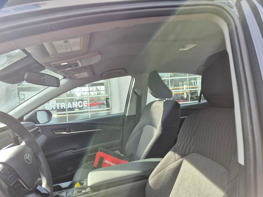 Used 2025 Toyota Camry Hybrid image 13