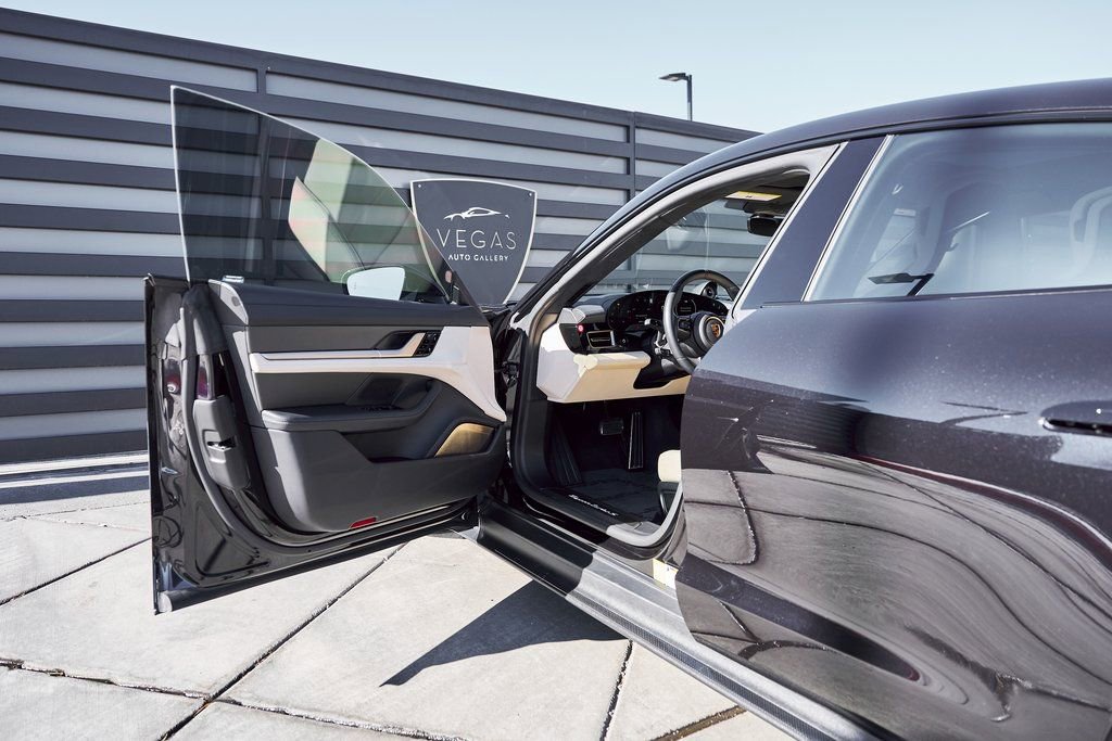 Used 2020 Porsche Taycan Turbo S image 32