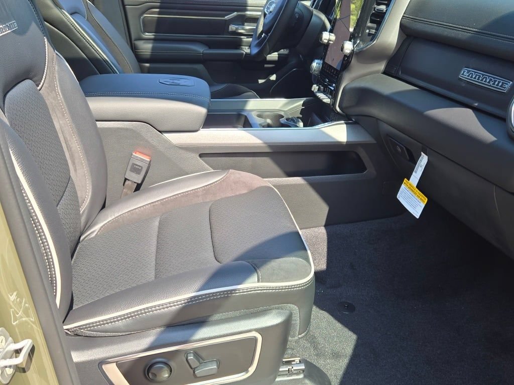 New 2027 RAM 1500 Laramie w/ Night Edition AWD/4WD image 7