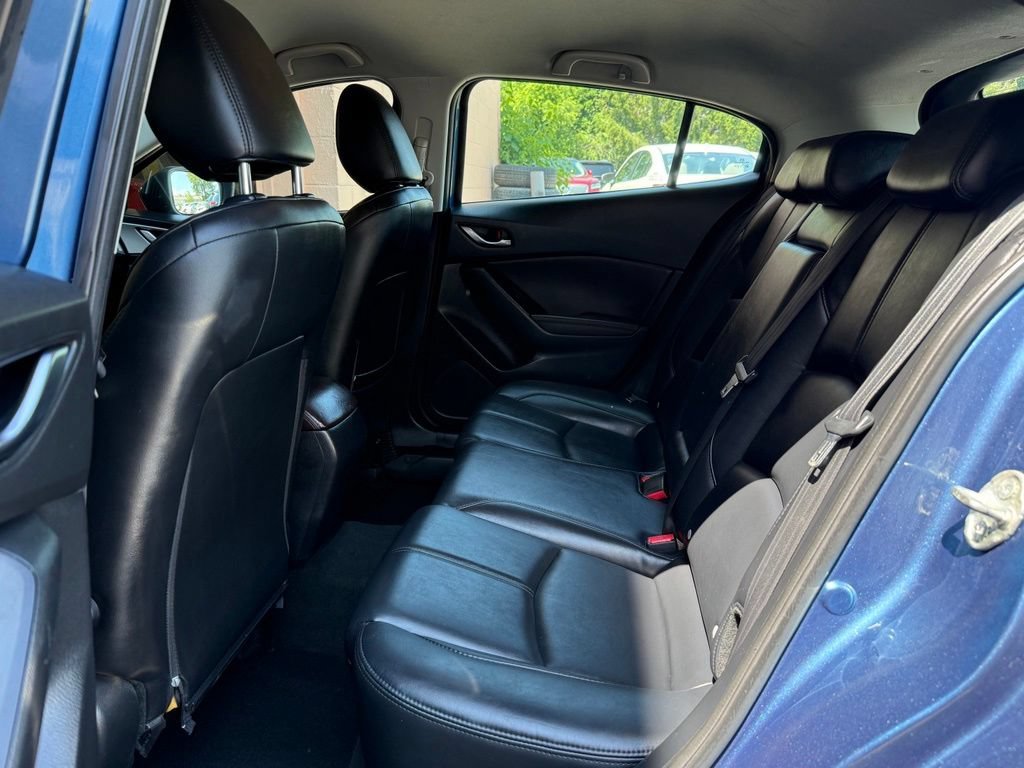 Used 2018 MAZDA MAZDA3 Touring FWD image 14