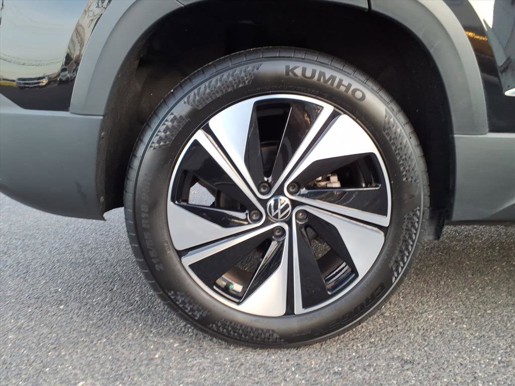 Certified 2024 Volkswagen Taos SE image 5