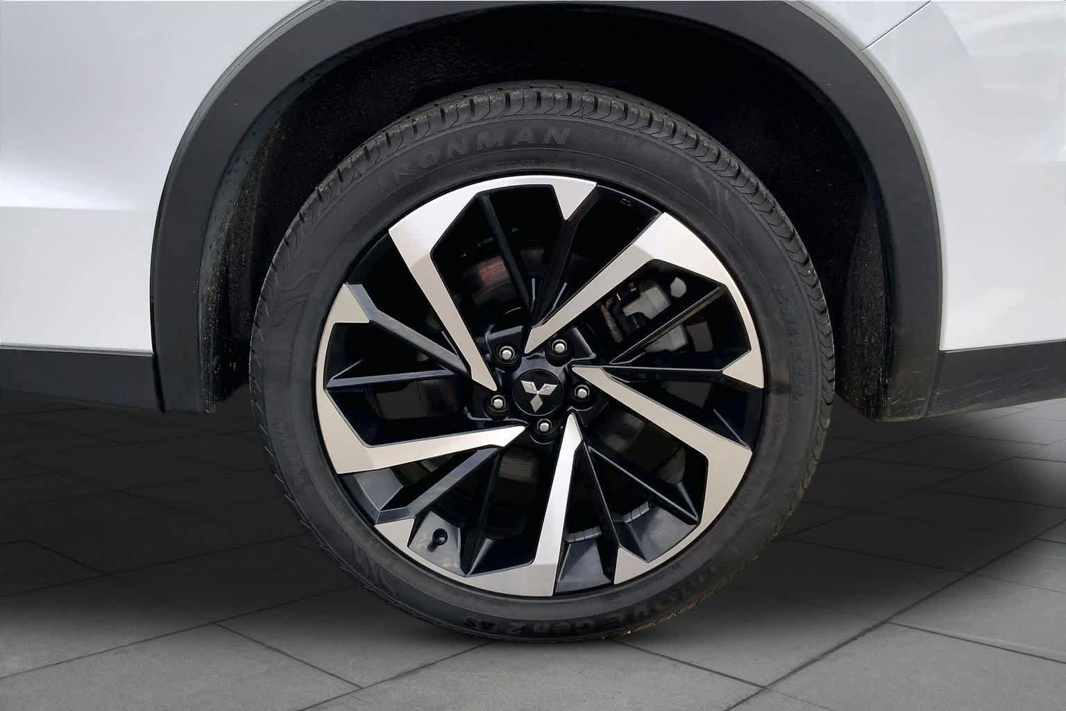 Used 2024 Mitsubishi Outlander SE FWD image 11