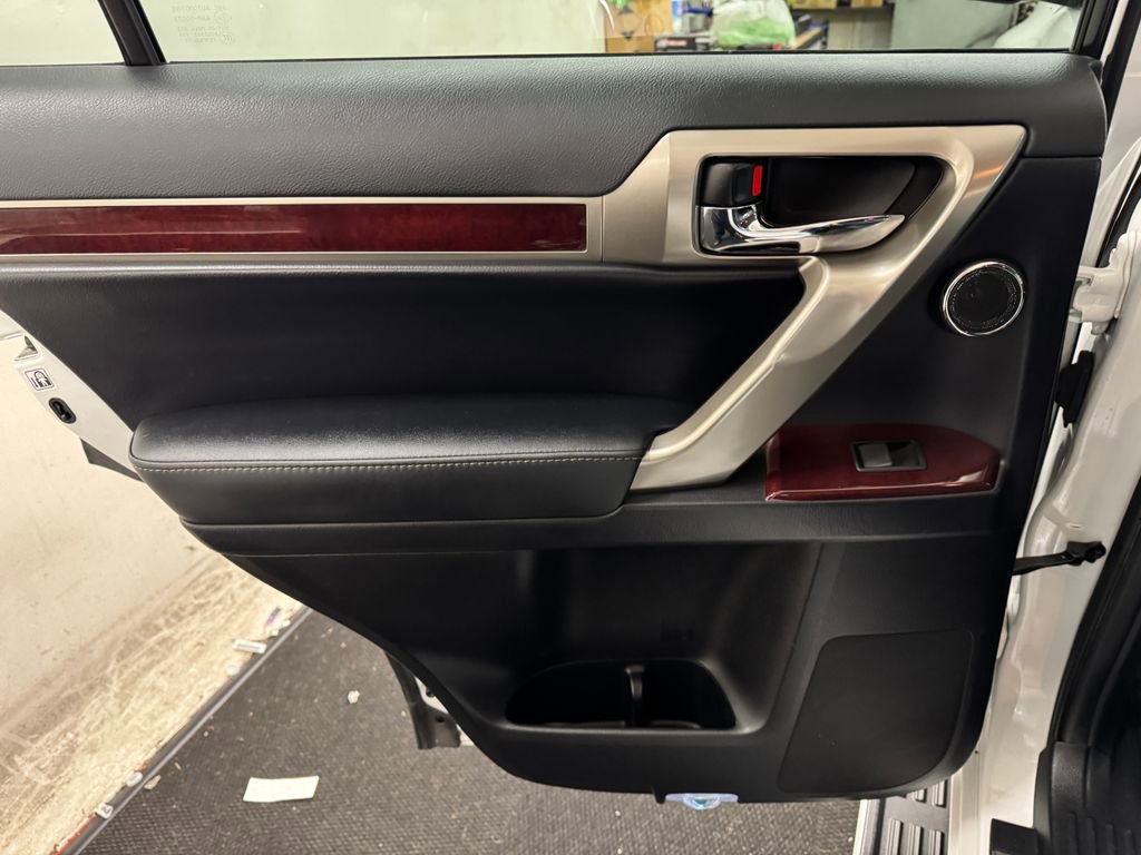 Used 2019 Lexus GX 460 Luxury image 16