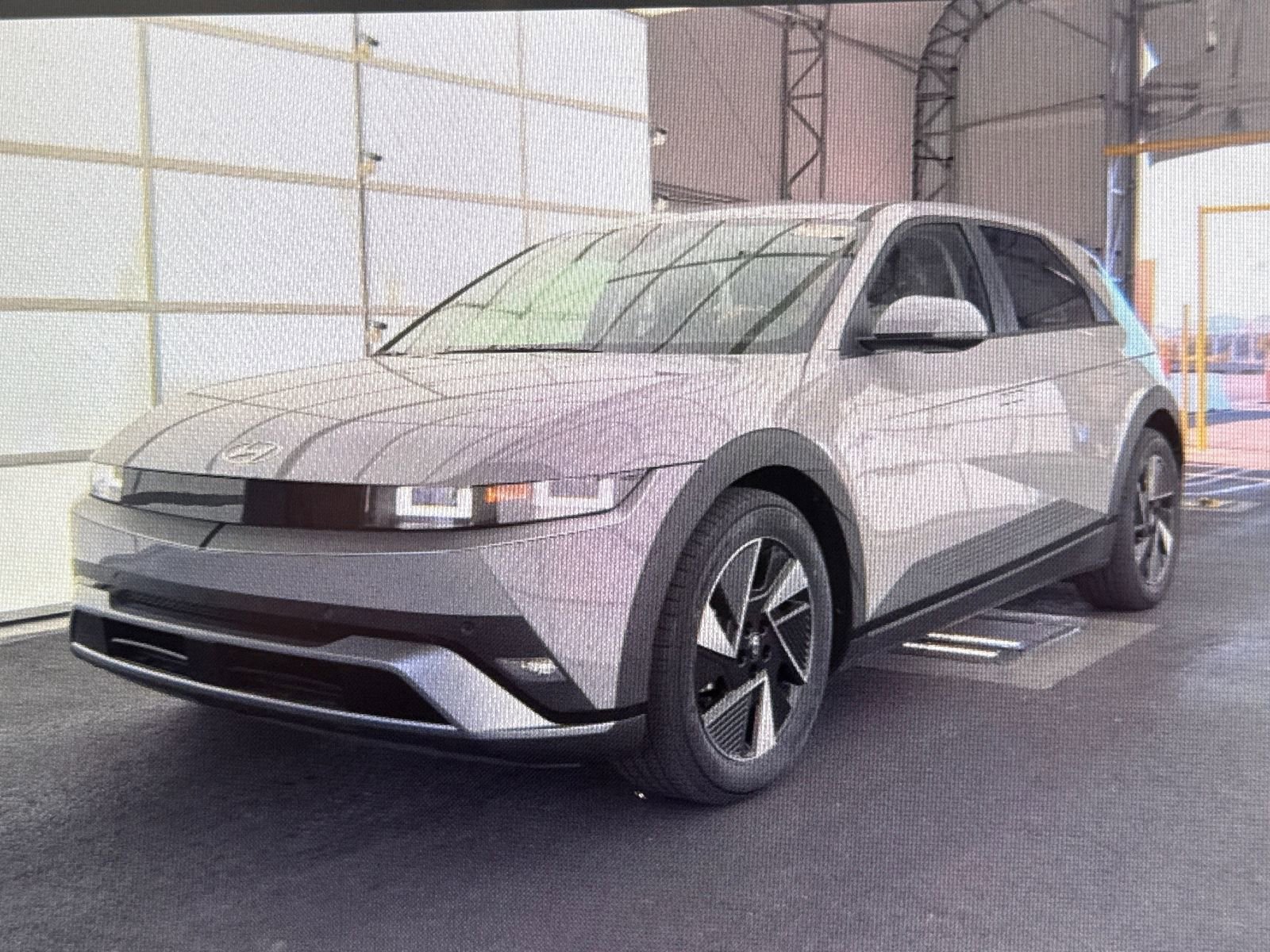 Used 2025 Hyundai Ioniq 5 SE image 1