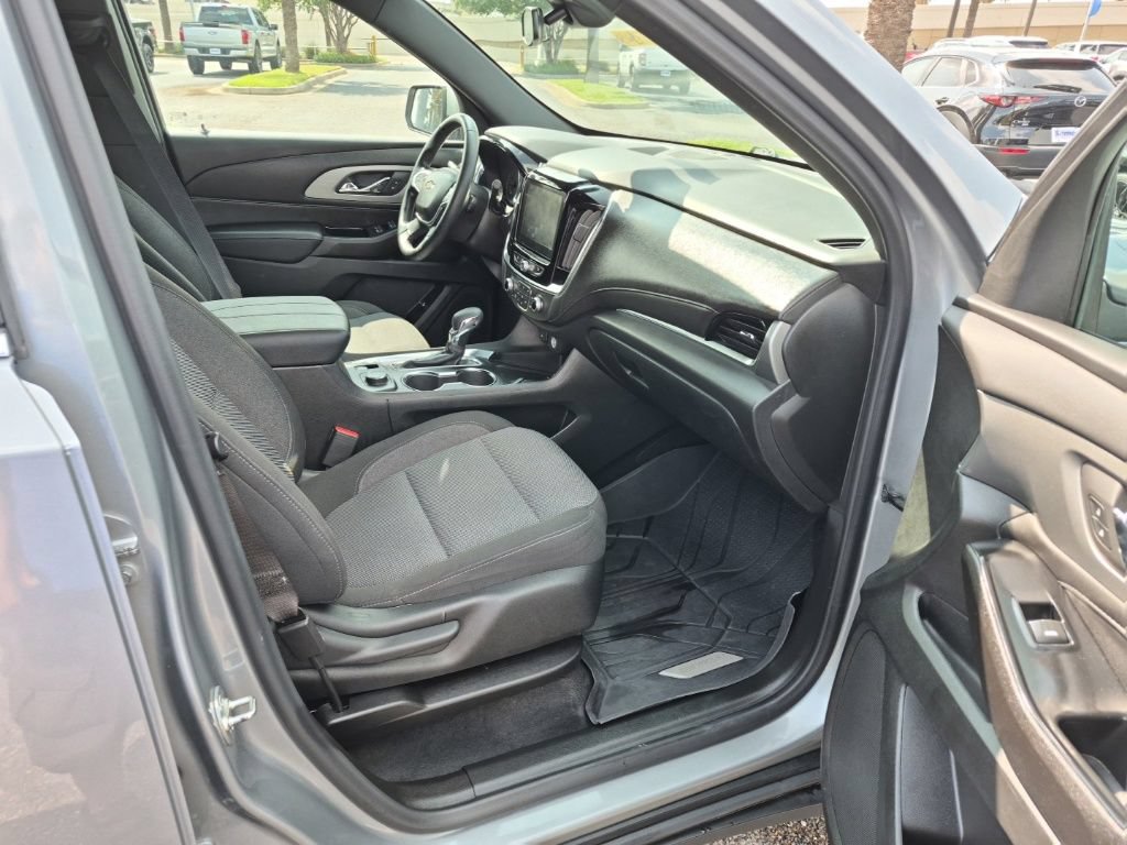 Used 2023 Chevrolet Traverse LT FWD image 23
