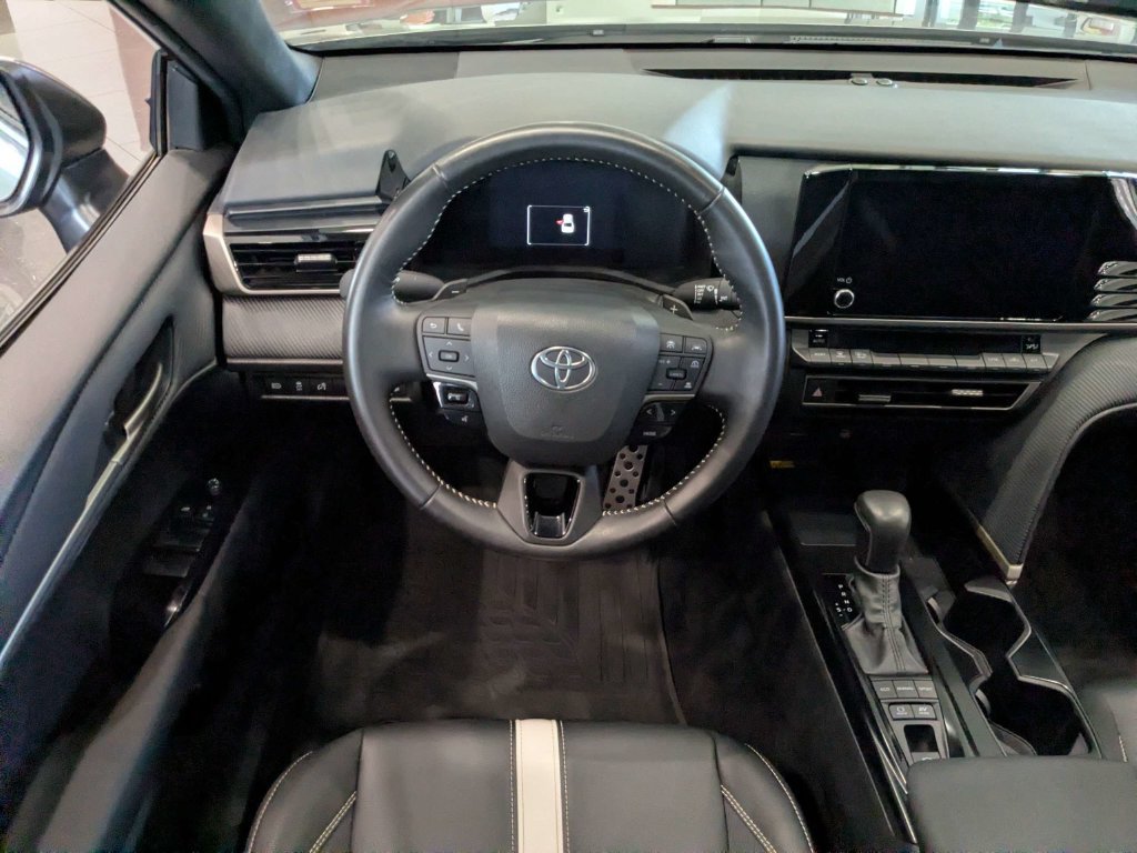 Used 2025 Toyota Camry SE FWD image 17