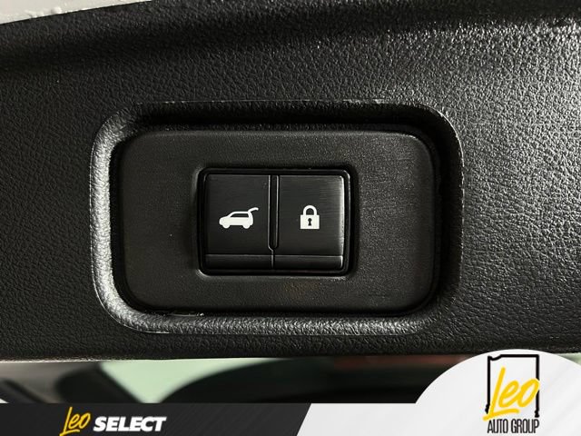 Used 2025 Nissan Pathfinder Platinum AWD/4WD image 20