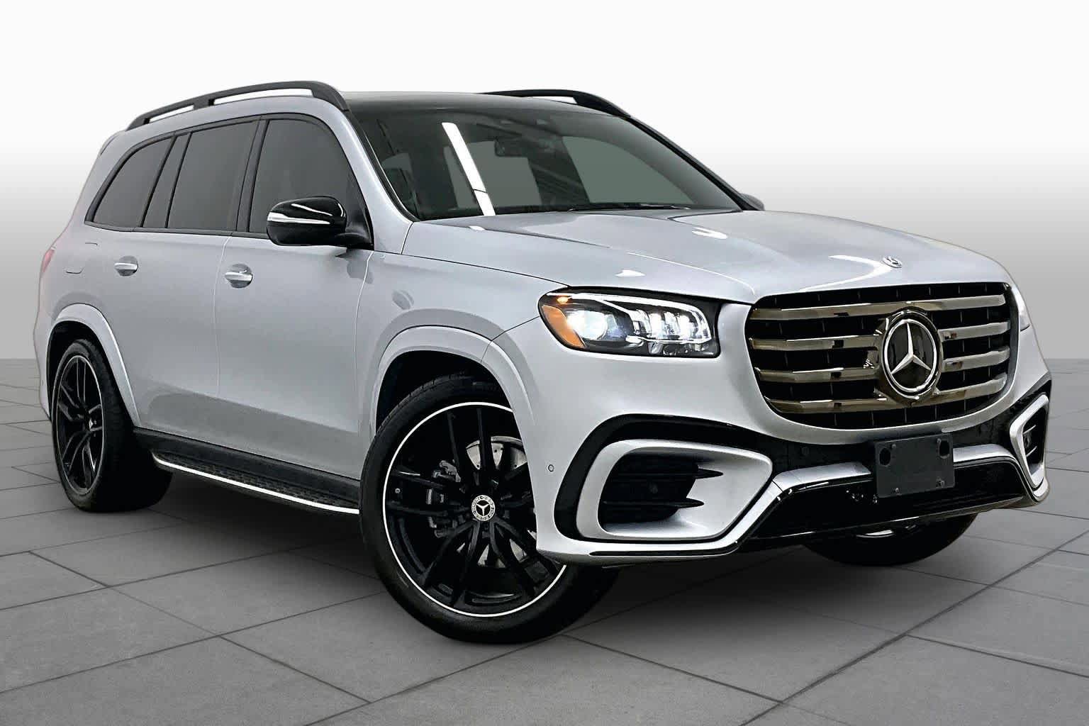 Used 2026 Mercedes-Benz GLS 580 4MATIC image 3