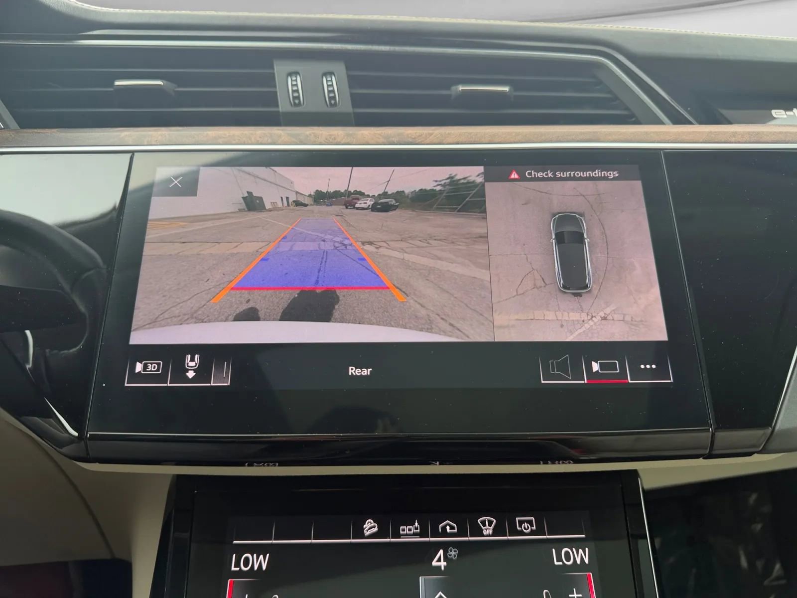 Used 2019 Audi e-tron Prestige AWD/4WD image 39