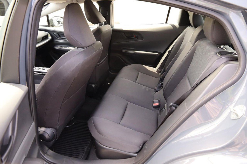Used 2025 Toyota Prius LE AWD/4WD image 9