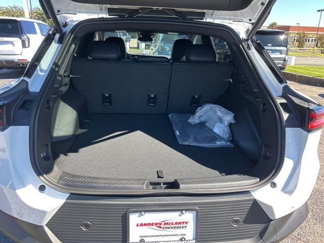 New 2026 Chevrolet Equinox EV LT image 29