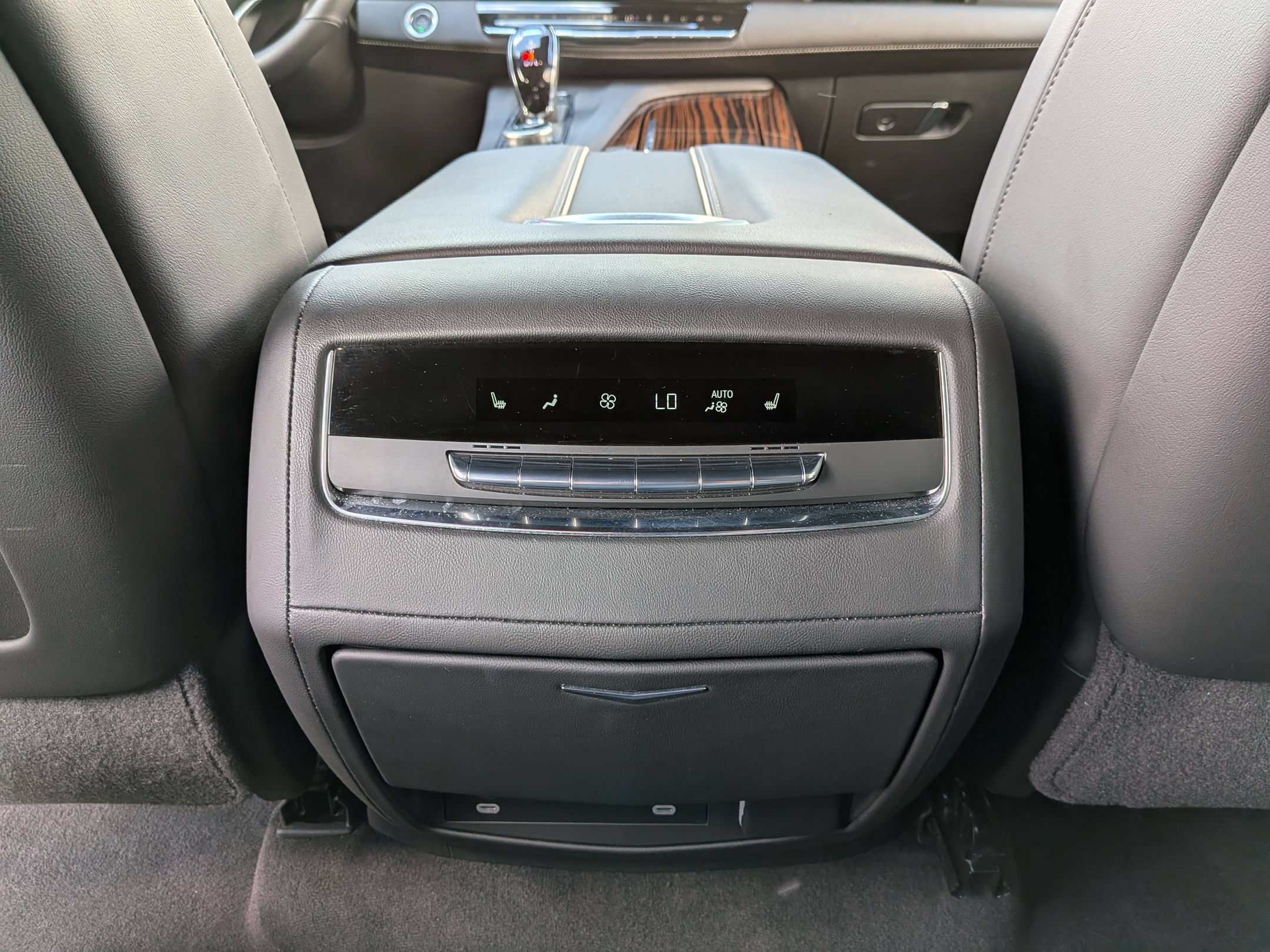 Certified 2023 Cadillac Escalade Premium Luxury AWD/4WD image 21