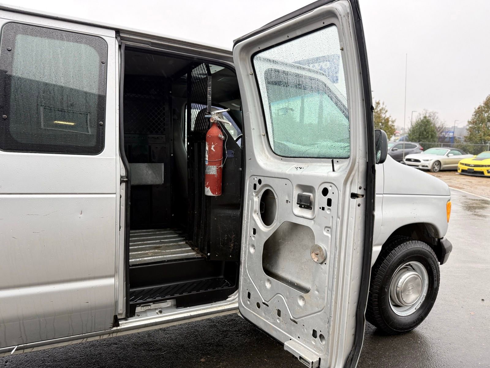 Used 1999 Ford E-250 and Econoline 250 RWD image 18