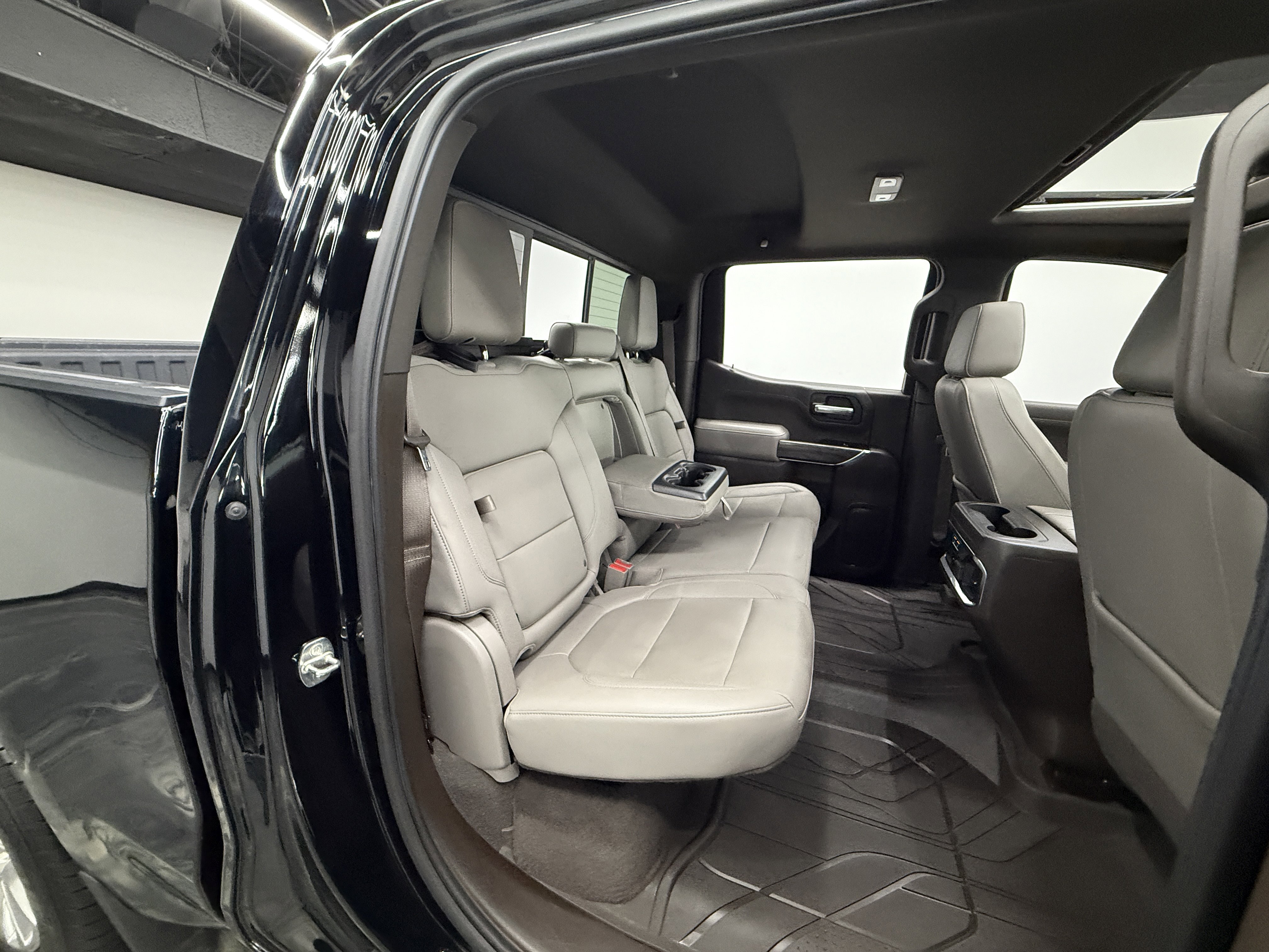 Used 2020 Chevrolet Silverado 1500 LTZ w/ LTZ Premium Package image 29